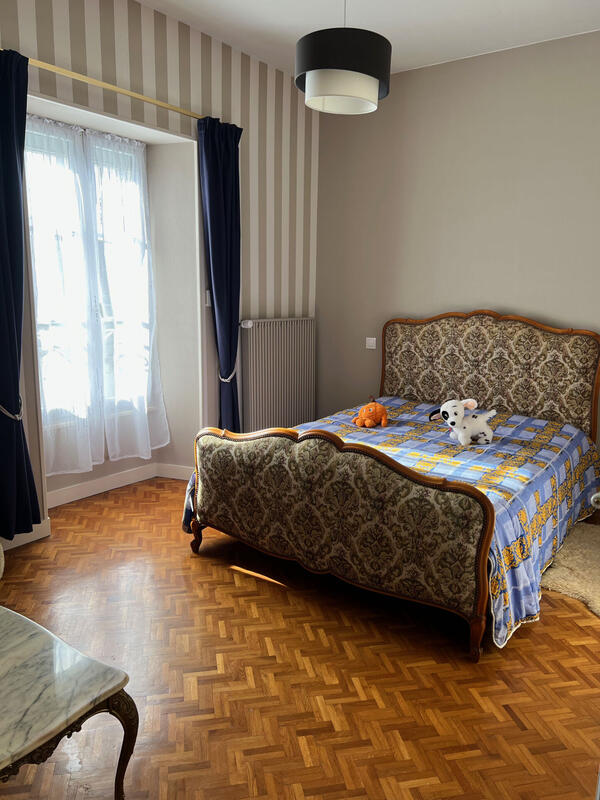 Maison - 185 m² - 8 pièces