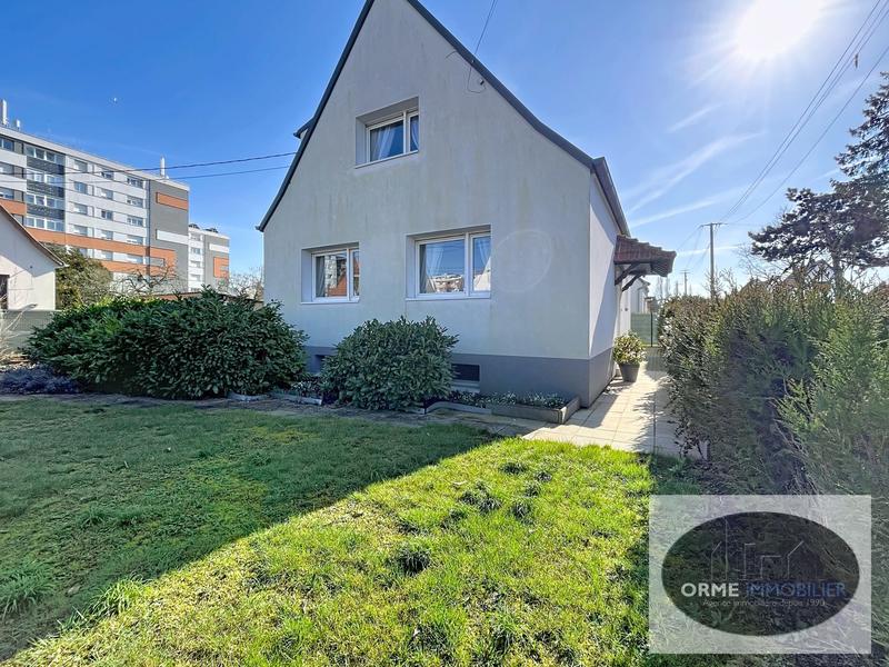 Maison traditionnelle - 110 m² - 5 pièces