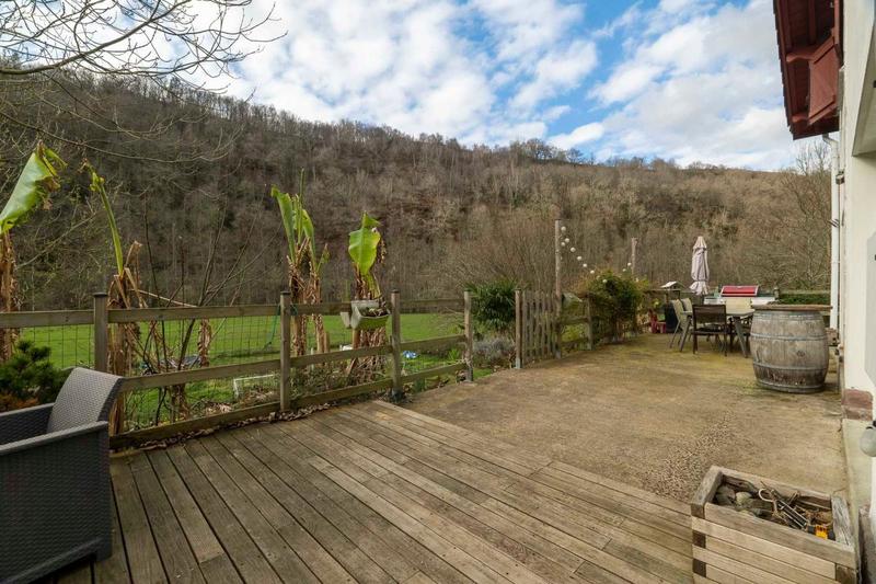 Maison - 104 m² - 4 pièces