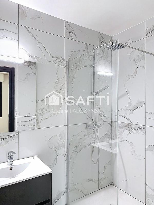 Maison - 220 m² - 9 pièces