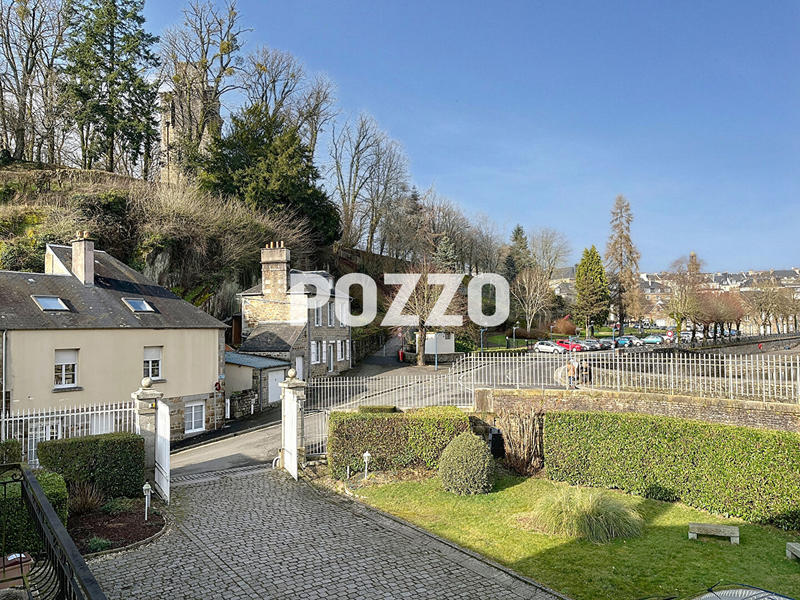 Maison - 224 m² - 7 pièces