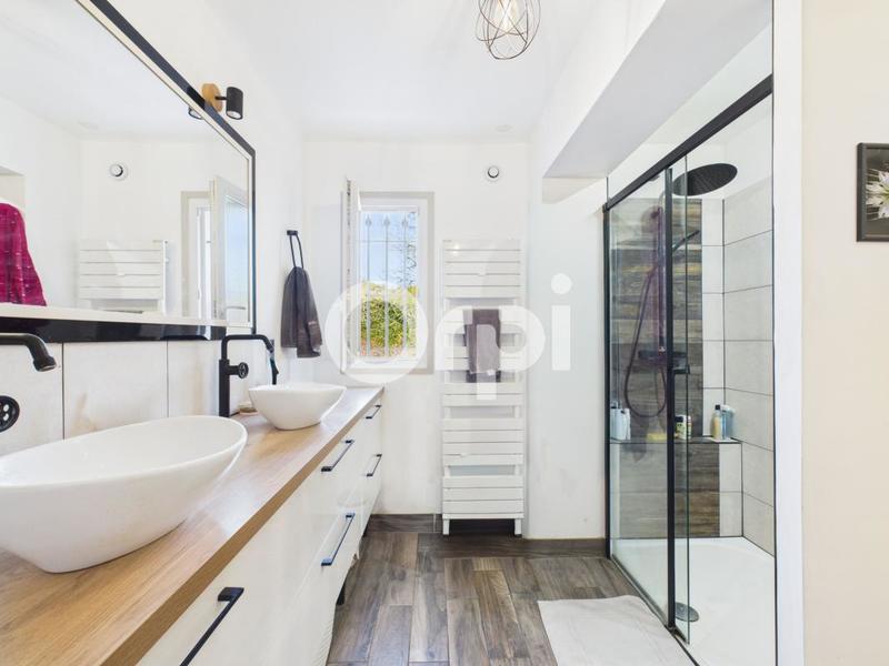 Villa - 137 m² - 6 pièces