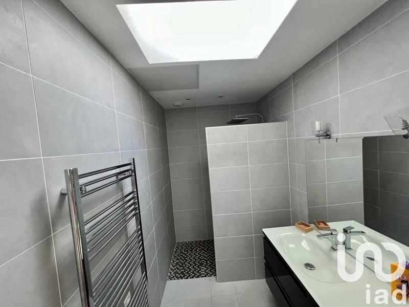 Maison - 203 m² - 8 pièces