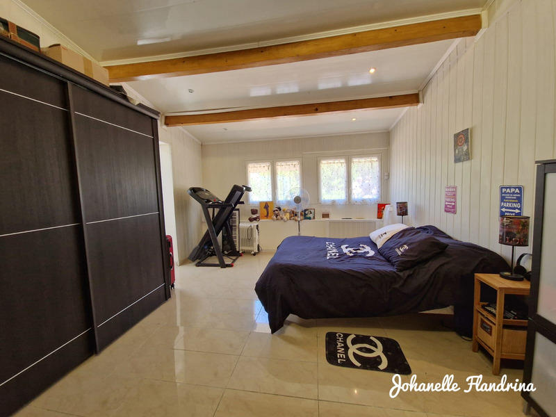 Maison - 260 m² - 8 pièces