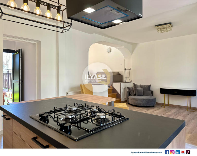 Maison - 95 m² - 4 pièces