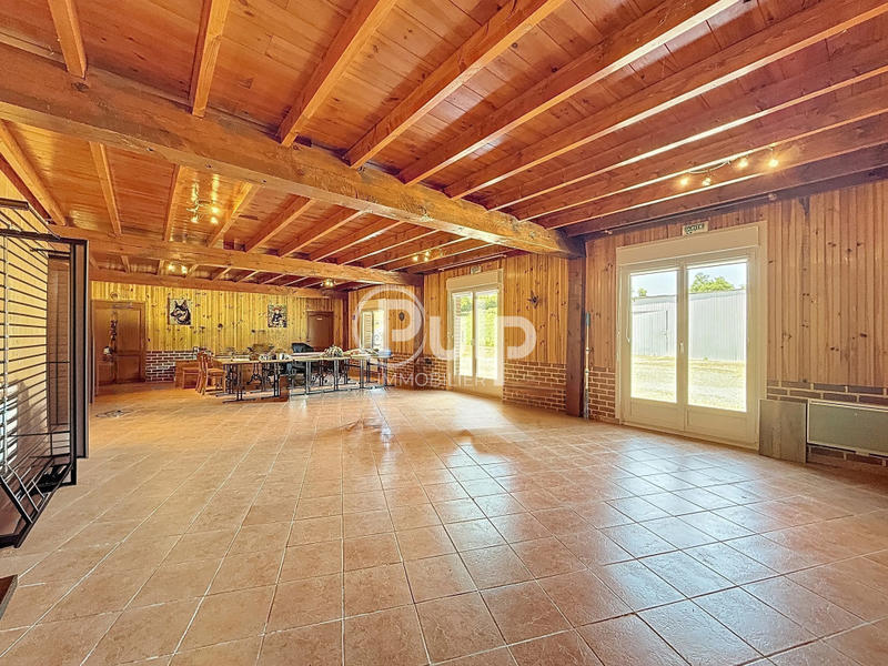 Maison - 298 m² - 9 pièces