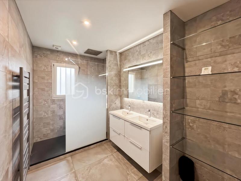 Maison traditionnelle - 106 m² - 6 pièces