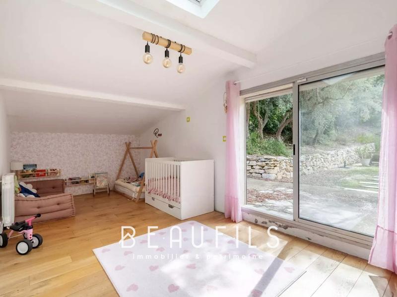 Villa - 210 m² - 8 pièces