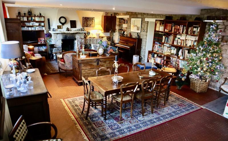 Maison - 290 m² - 11 pièces