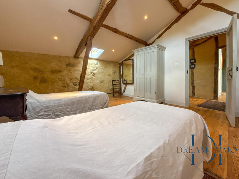 Maison - 704 m² - 22 pièces