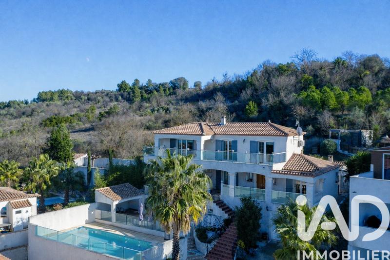 Maison - 200 m² - 6 pièces