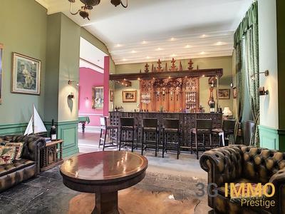 Château - 2 000 m² - 22 pièces