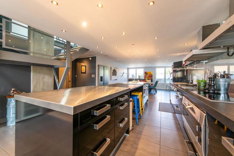 Loft - 185 m² - 4 pièces