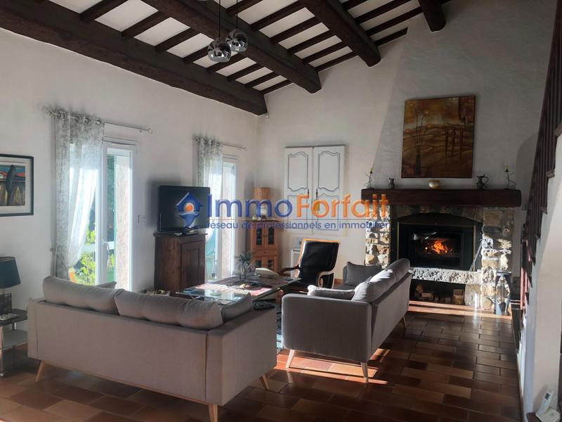 Villa - 208 m² - 6 pièces