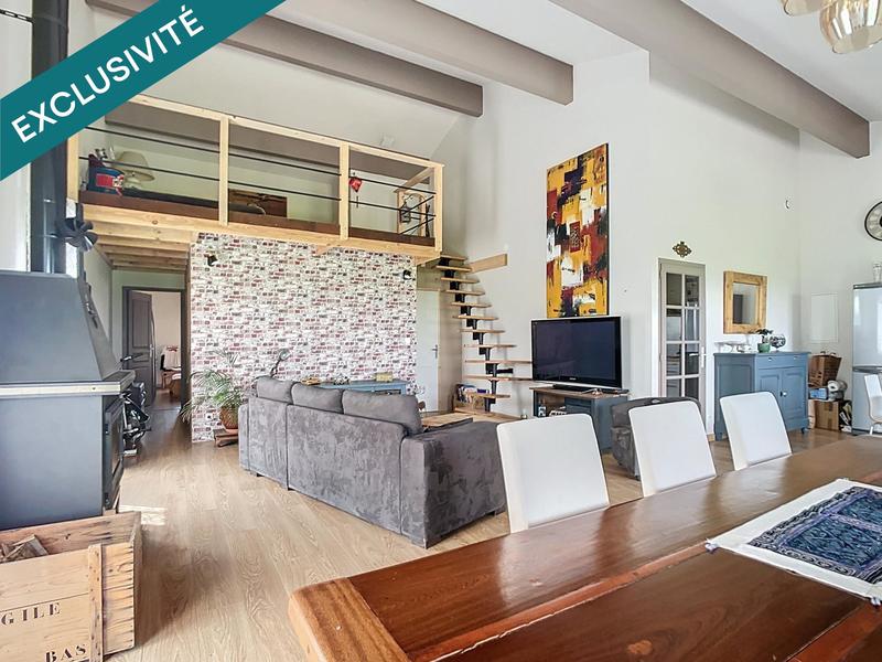 Maison - 209 m² - 9 pièces