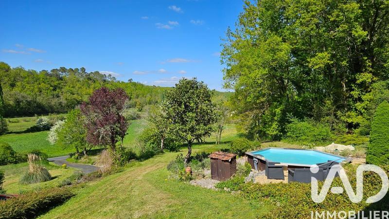 Maison - 185 m² - 8 pièces