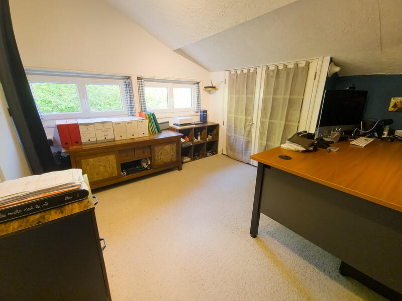 Maison - 136 m² - 9 pièces