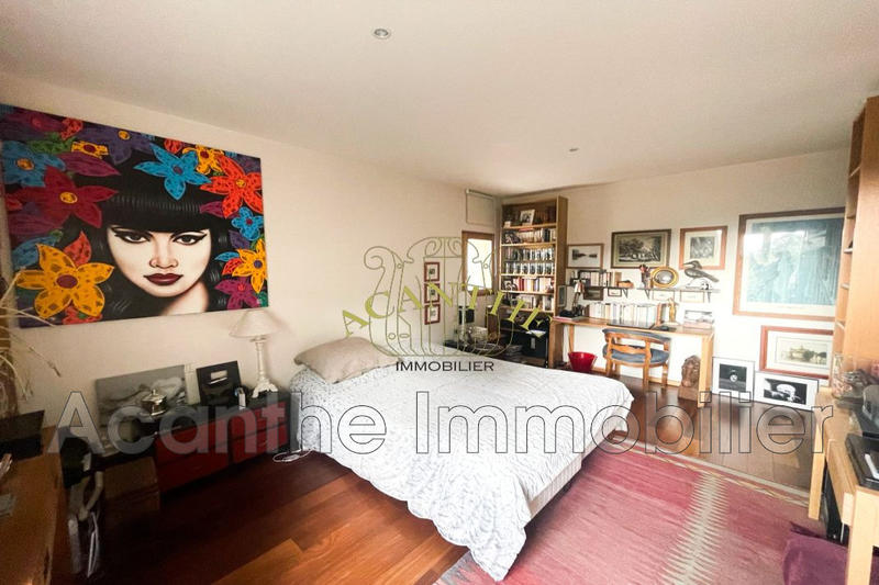 Maison - 300 m² - 6 pièces