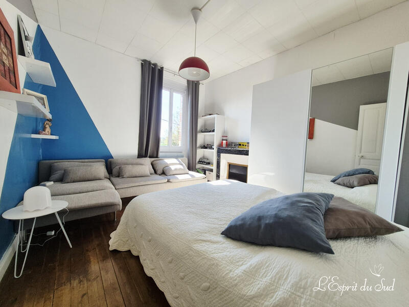 Maison ancienne - 250 m² - 11 pièces