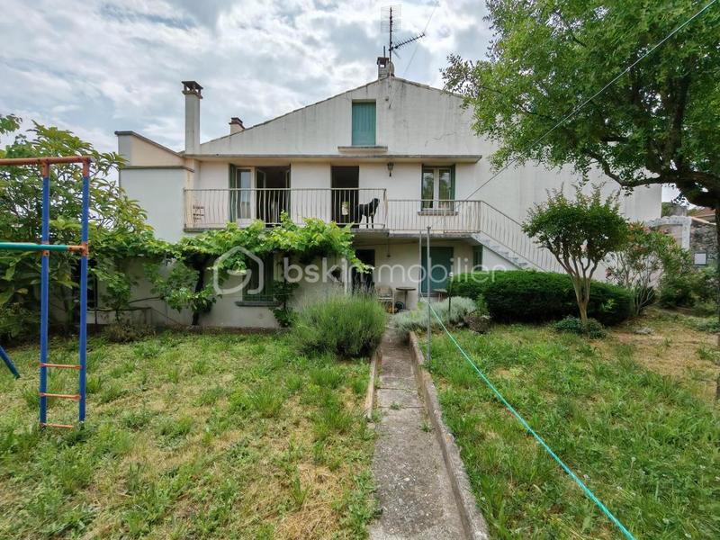 Maison traditionnelle - 205 m² - 10 pièces