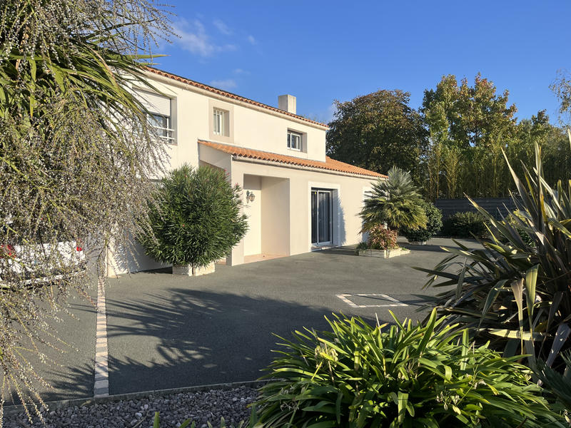 Propriété - 140 m² - 6 pièces