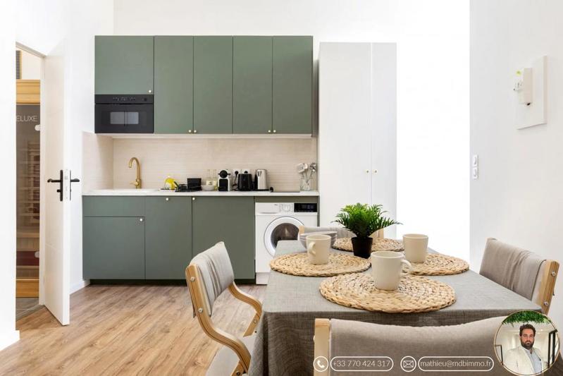 Appartement - 100 m² - 9 pièces