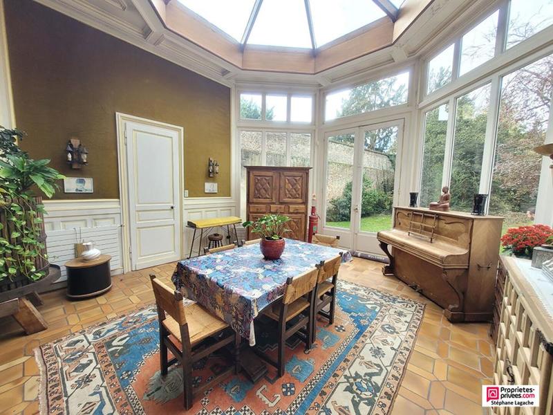 Demeure - 360 m² - 12 pièces