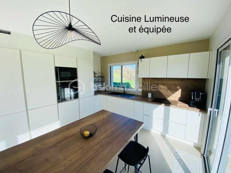 Maison - 140 m² - 5 pièces