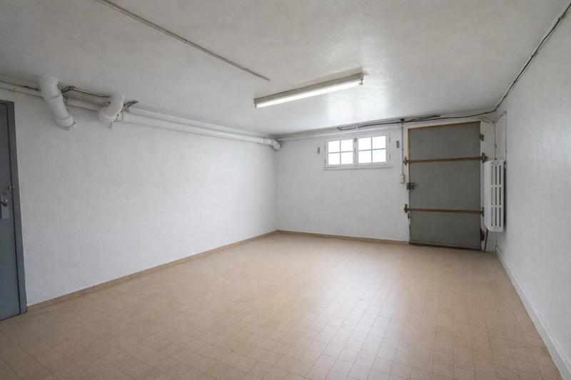 Maison - 230 m² - 8 pièces