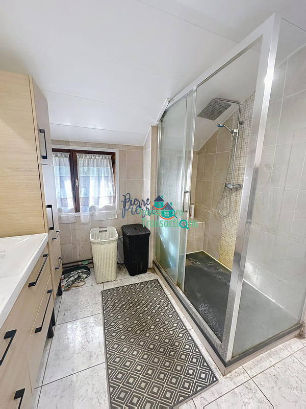 Maison traditionnelle - 171 m² - 7 pièces