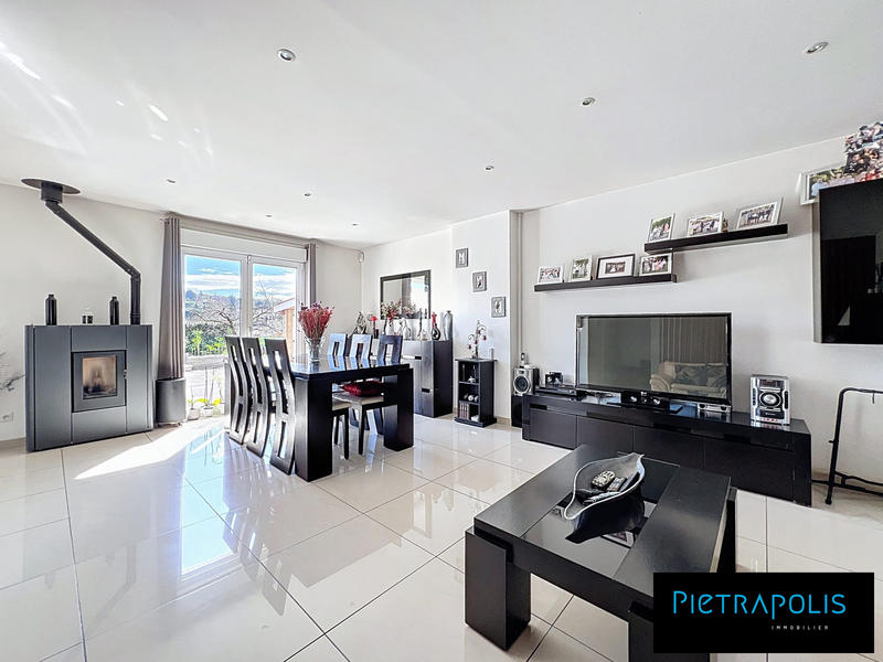 Maison traditionnelle - 160 m² - 5 pièces