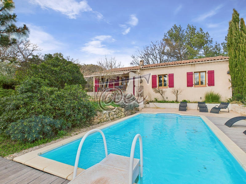 Villa - 100 m² - 5 pièces