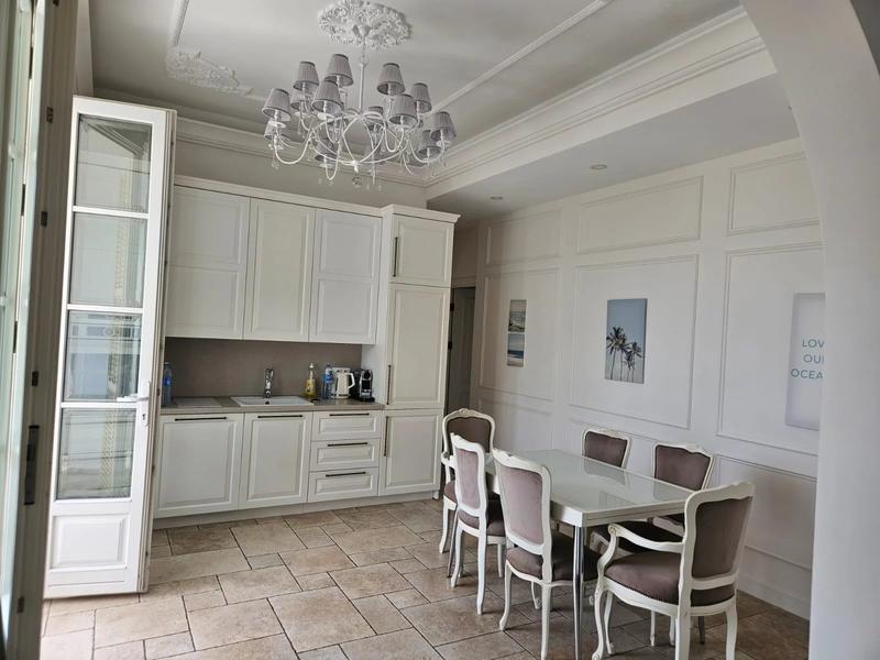 Villa - 330 m² - 12 pièces