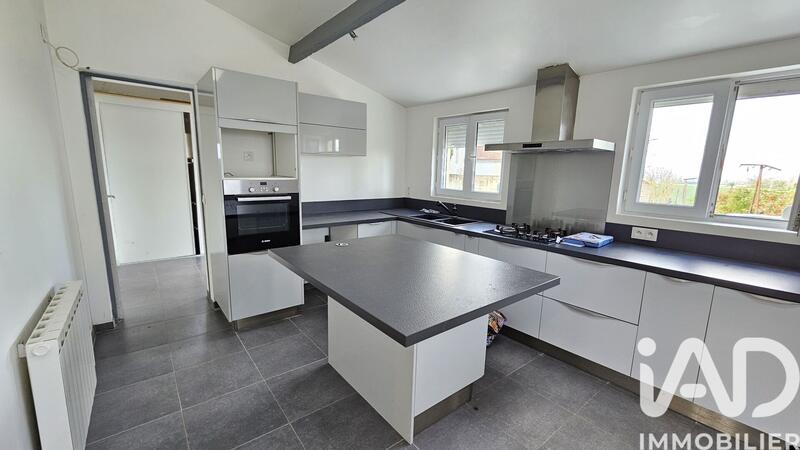 Maison - 111 m² - 6 pièces