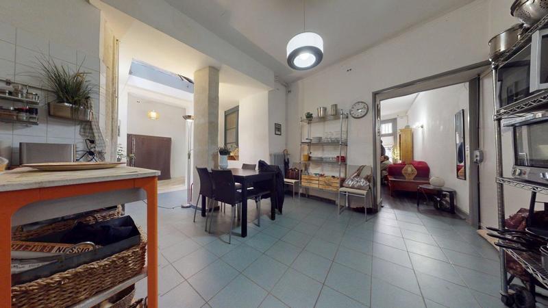 Appartement ancien - 77 m² - 4 pièces