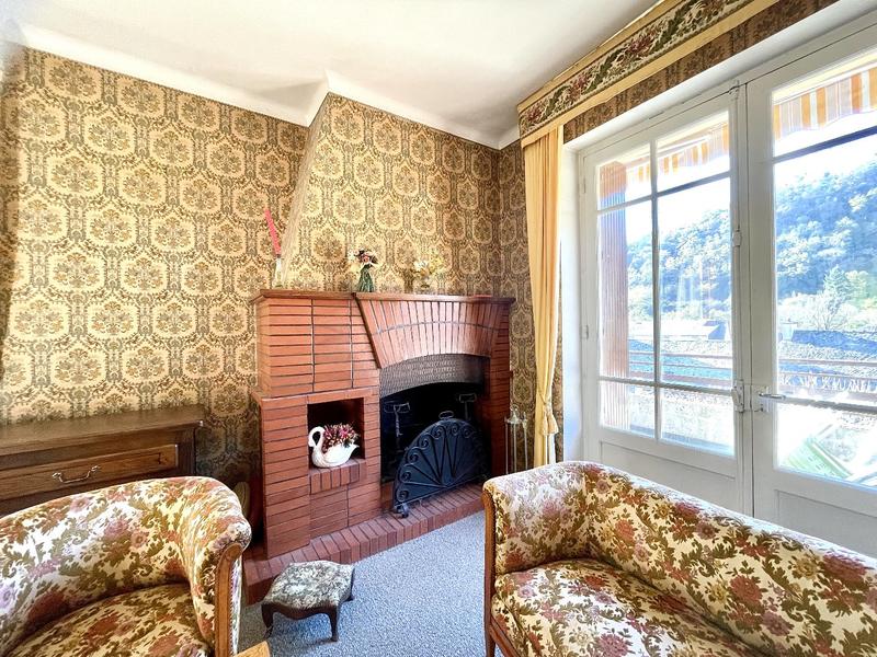 Maison - 212 m² - 8 pièces