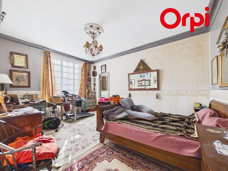 Maison - 380 m² - 13 pièces