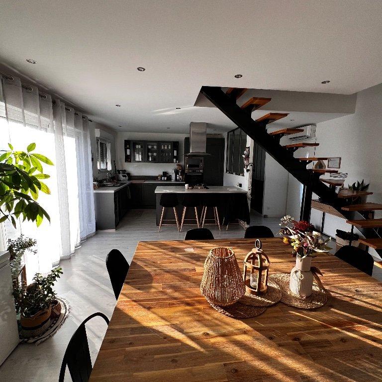 Maison - 150 m² - 7 pièces