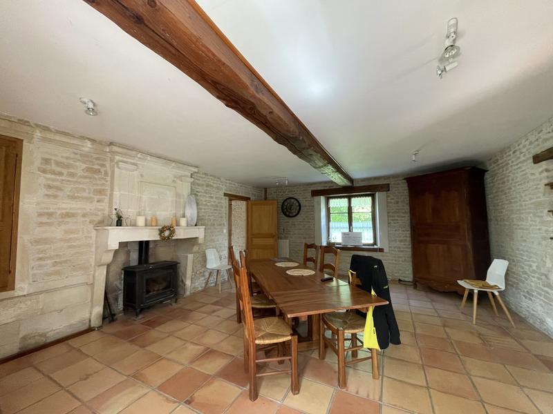 Maison - 392 m² - 8 pièces