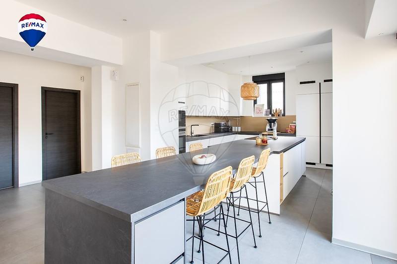 Appartement - 112 m² - 5 pièces