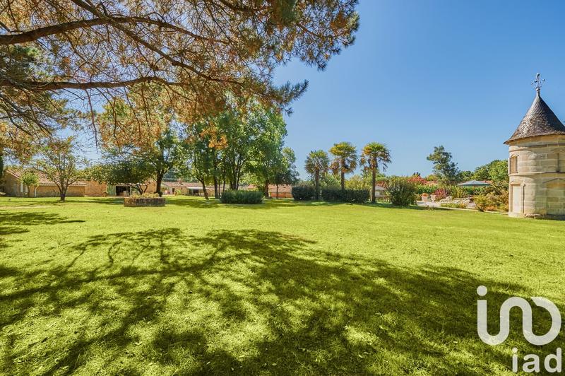 Maison - 230 m² - 6 pièces