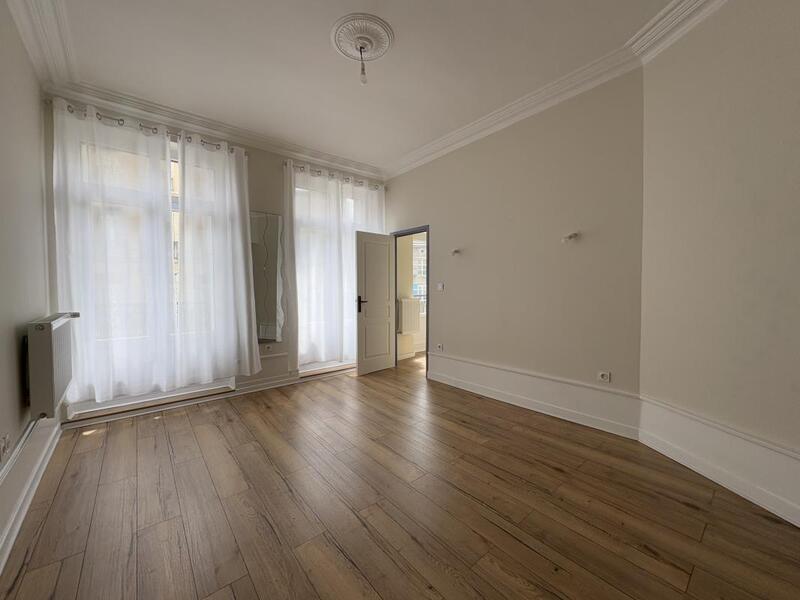 Appartement - 90 m² - 3 pièces