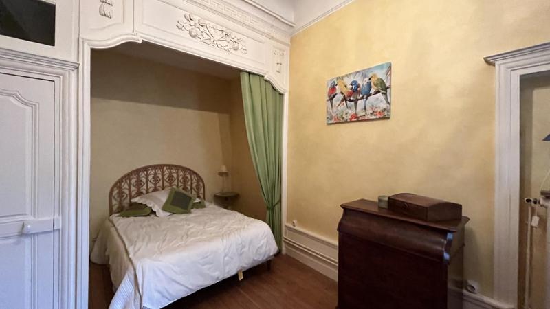 Maison - 240 m² - 8 pièces