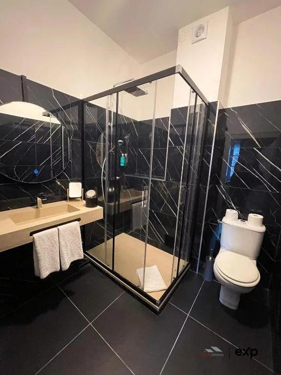 Fonds de commerce - 979 m²