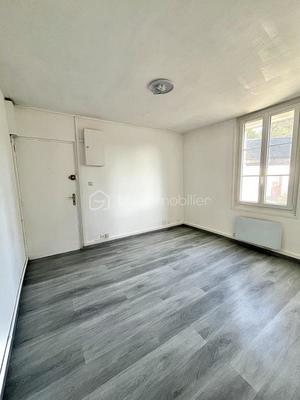 Studio - 24 m² - 1 pièce