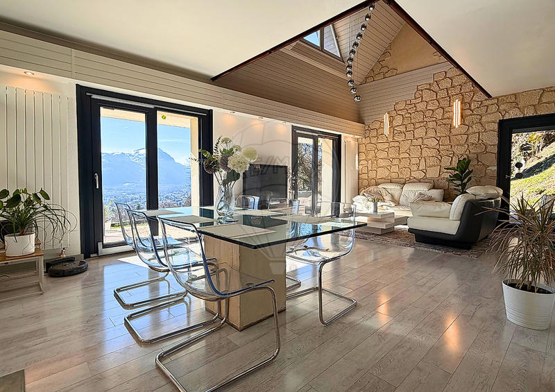 Maison - 183 m² - 5 pièces