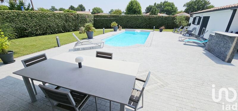 Maison - 182 m² - 6 pièces