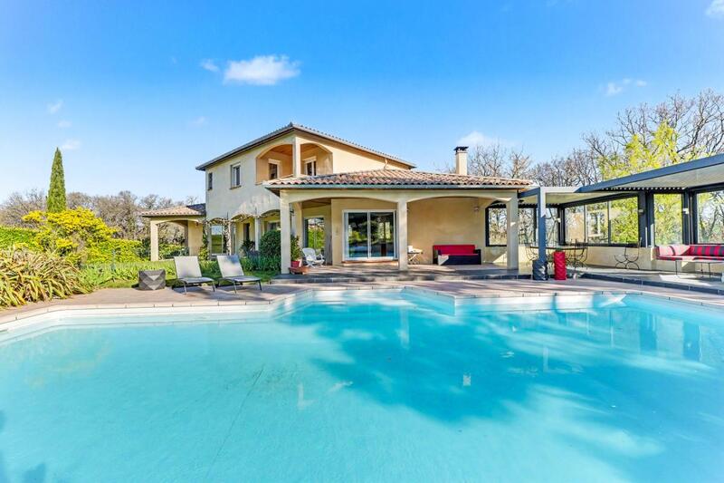 Maison - 172 m² - 6 pièces