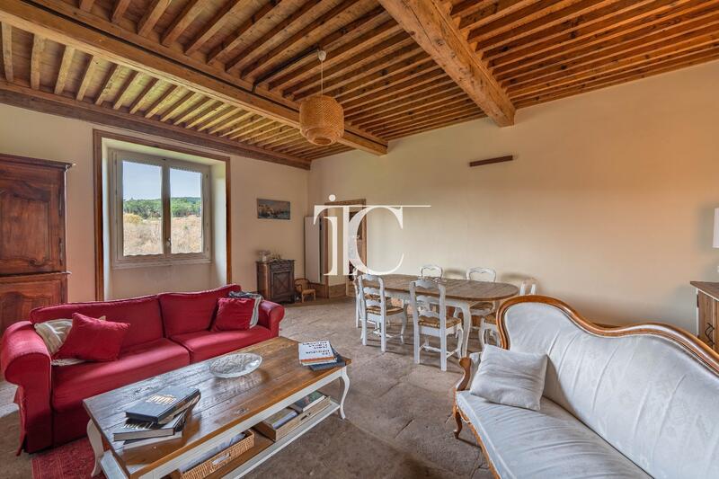 Maison - 334 m² - 8 pièces