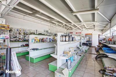 Local commercial - 470 m² - 6 pièces